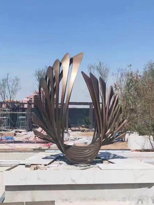 不锈钢羽翼雕塑 为地产楼盘水景注入灵动之美